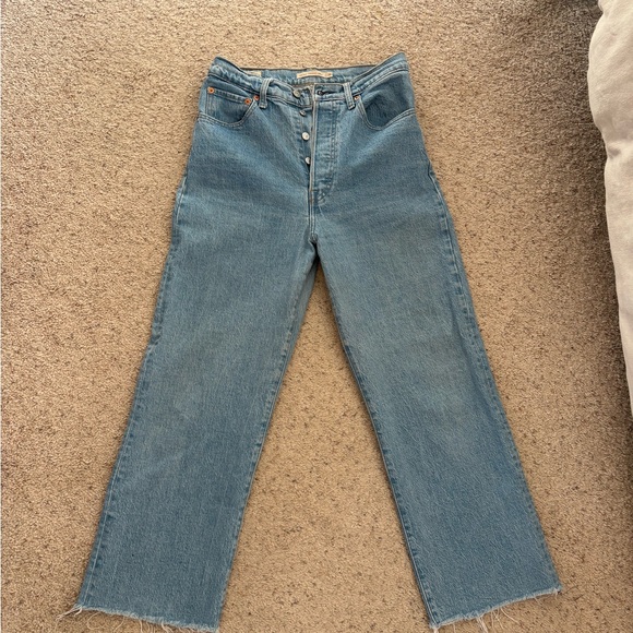 Levi's Ribcage Straight Frayed Hem Size 29 x 27 High Rise Women's Jeans - Picture 3 of 5